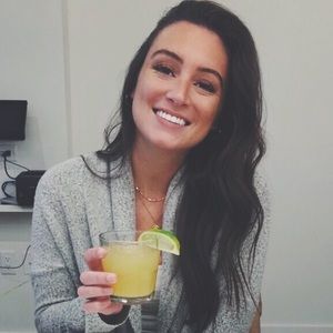 Meet your Posher, Caitlin